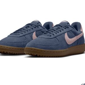 Nike Women's Field General Shoes sneakers